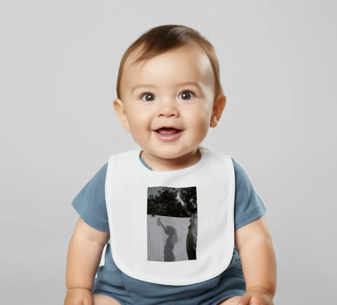 Summer Wind product.type.bib-baby common.byCreator Chris Abatzis