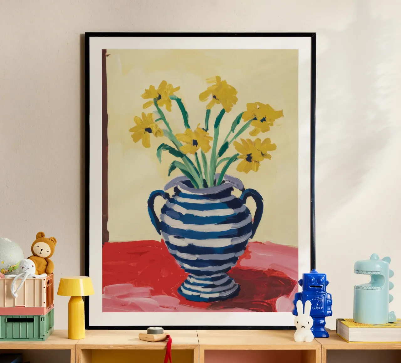Brocca a righe gialle poster con telaio in legno da Tiga Bersama