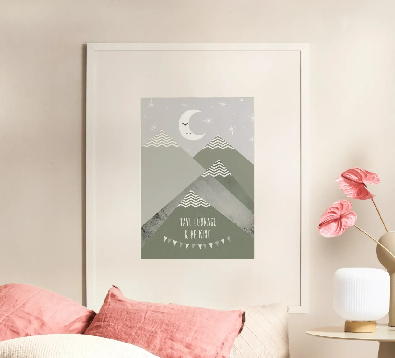 Abbiate coraggio e siate gentili poster con telaio in plastica da Brandi N Huskey