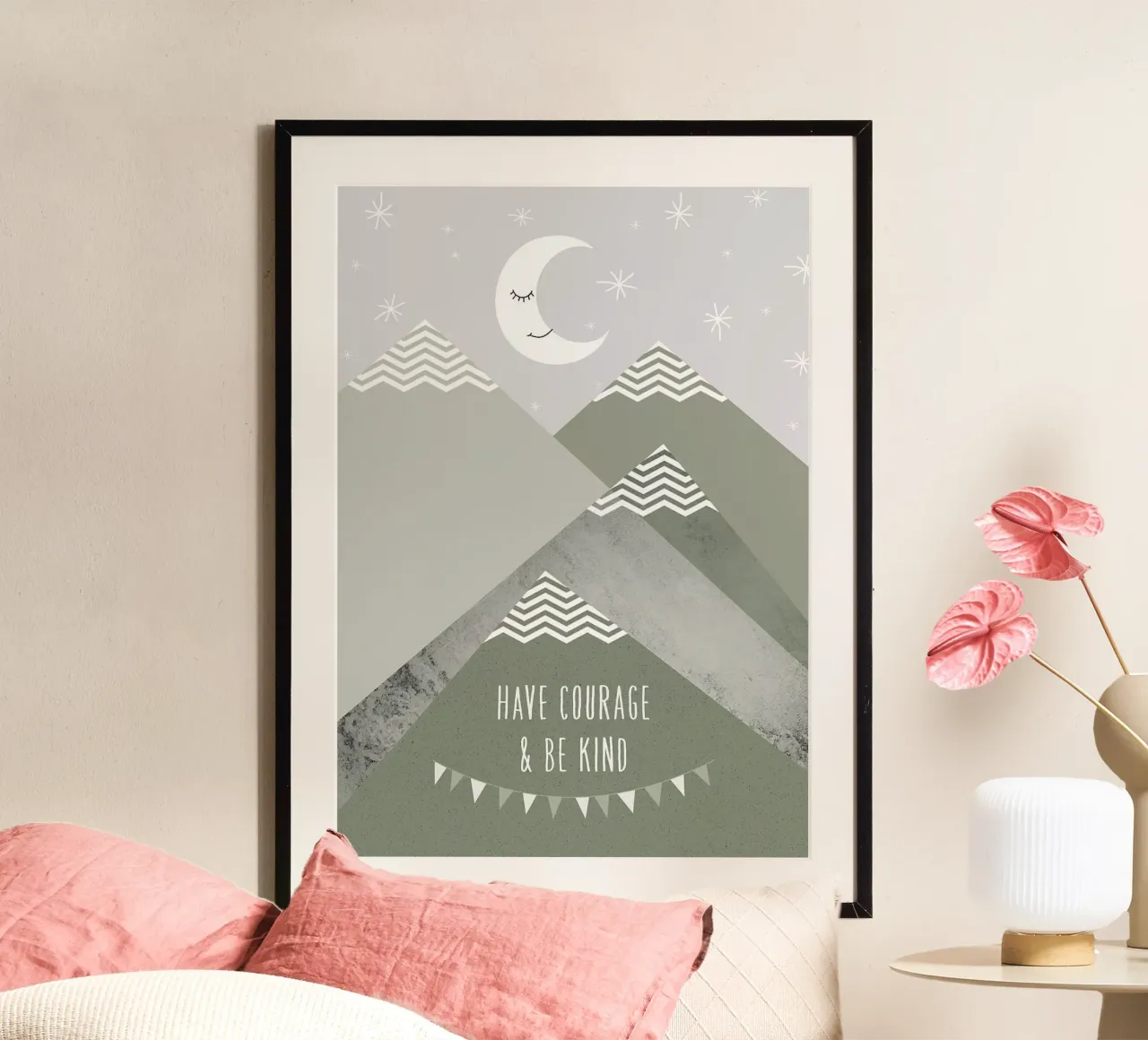 Abbiate coraggio e siate gentili poster con telaio in plastica da Brandi N Huskey