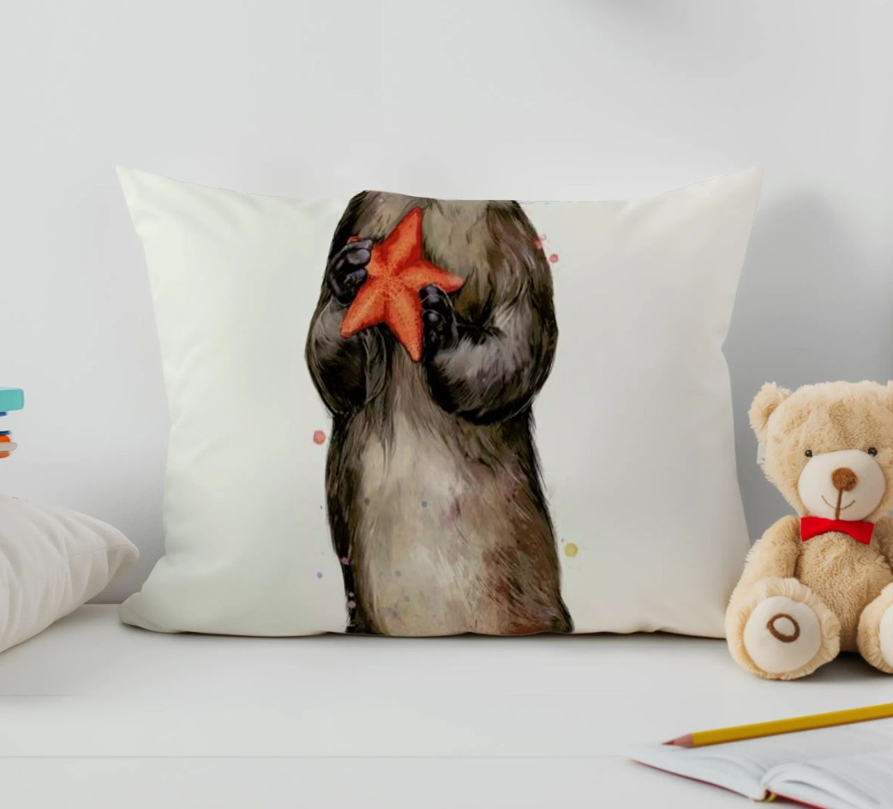 Otterly Delighted Otter cuscino da Laura Graves