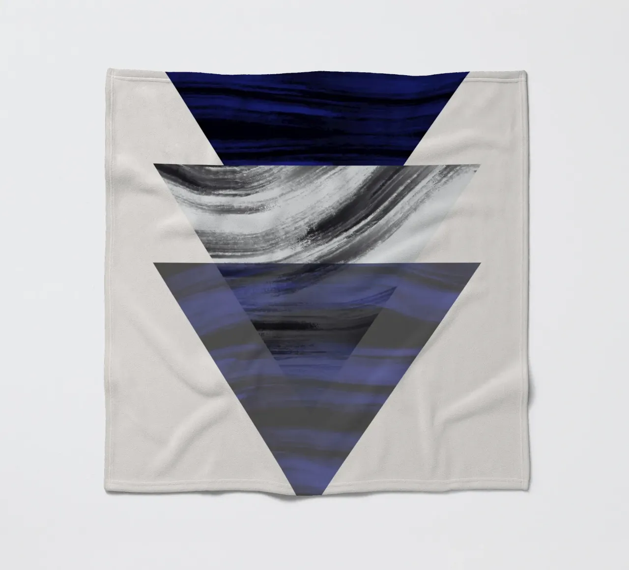 Luxuriöse blaue und graue nordische Kunst 04 Fleecedecke von Little Dean