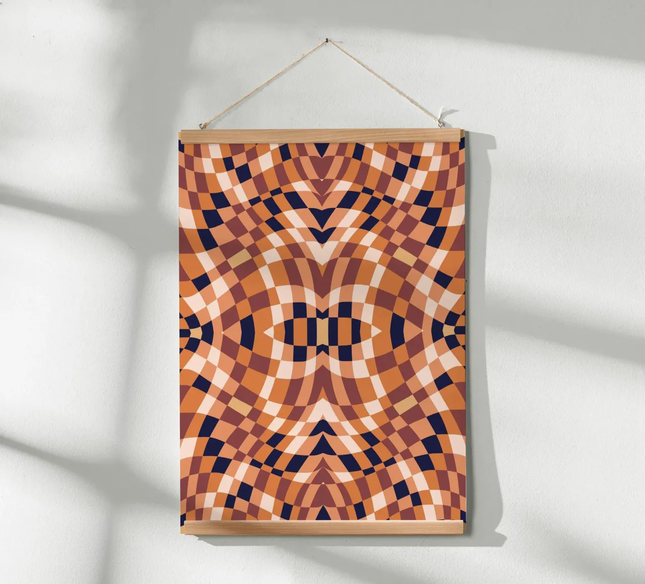 Symmetrischer Erdton-Checker Poster mit Holzrahmen von Little Dean