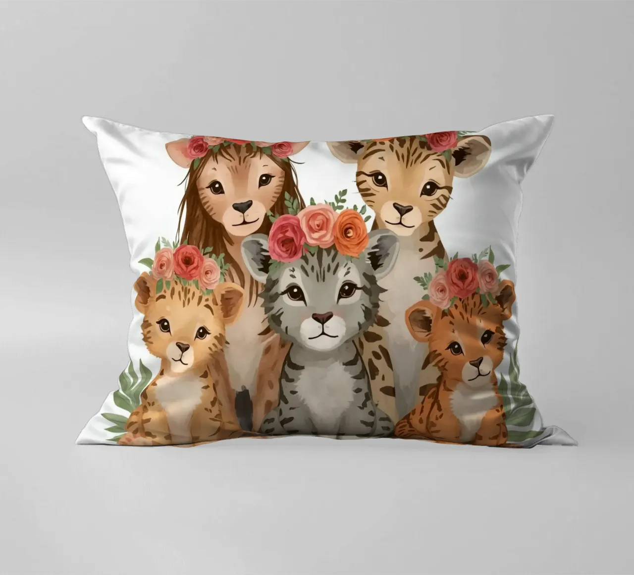 Gruppo di adorabili cuccioli di leone e di leopardo che indossano una corona floreale cuscino da DesignDoodle