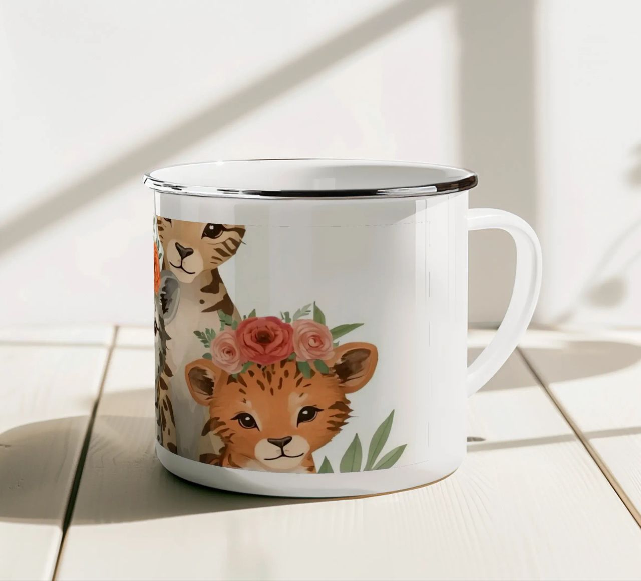 Groep schattige leeuwen- en luipaardwelpen met bloemenkroon emaille mok van DesignDoodle