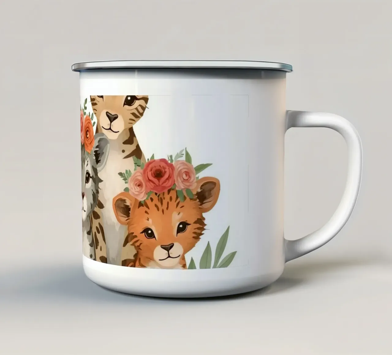 Gruppo di adorabili cuccioli di leone e di leopardo che indossano una corona floreale tazza in smalto da DesignDoodle