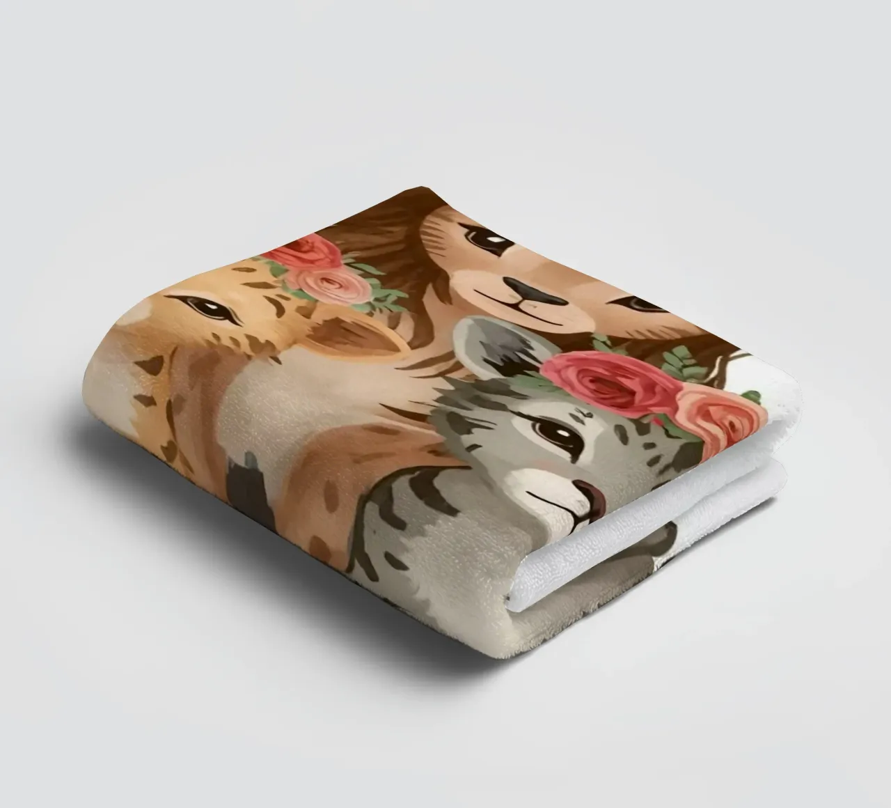 Gruppe von entzückenden Löwen- und Leopardenjungen mit Blumenkrone Handtuch von DesignDoodle
