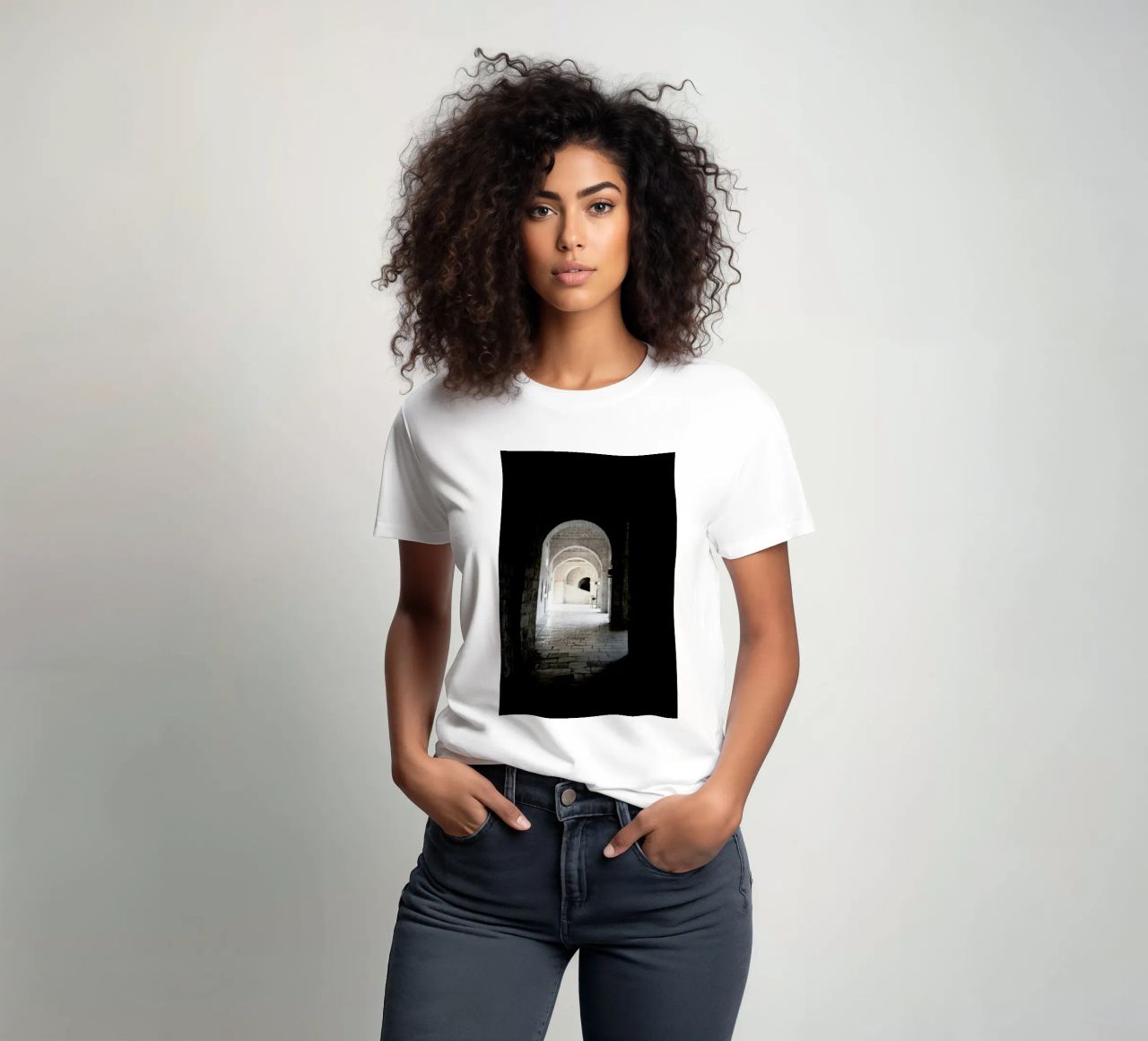 The Whisper Of Architecture And Centuries t-shirt da Studio Nahili