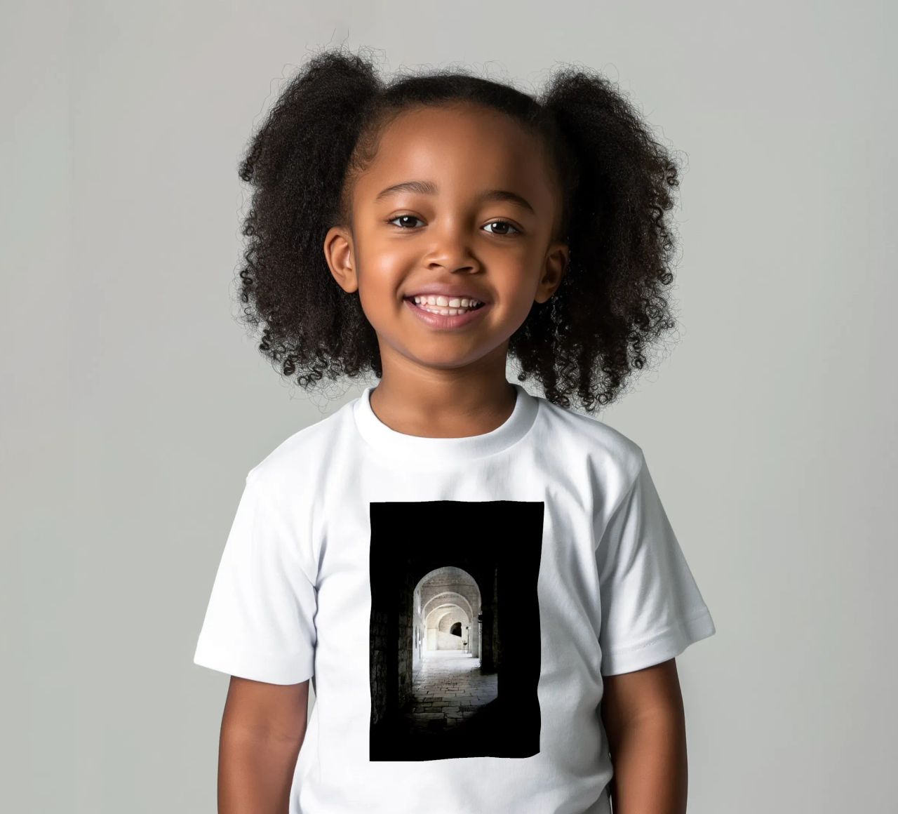 The Whisper Of Architecture And Centuries t-shirt bambini da Studio Nahili