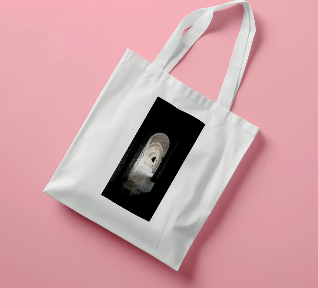 The Whisper Of Architecture And Centuries borsa in juta da Studio Nahili