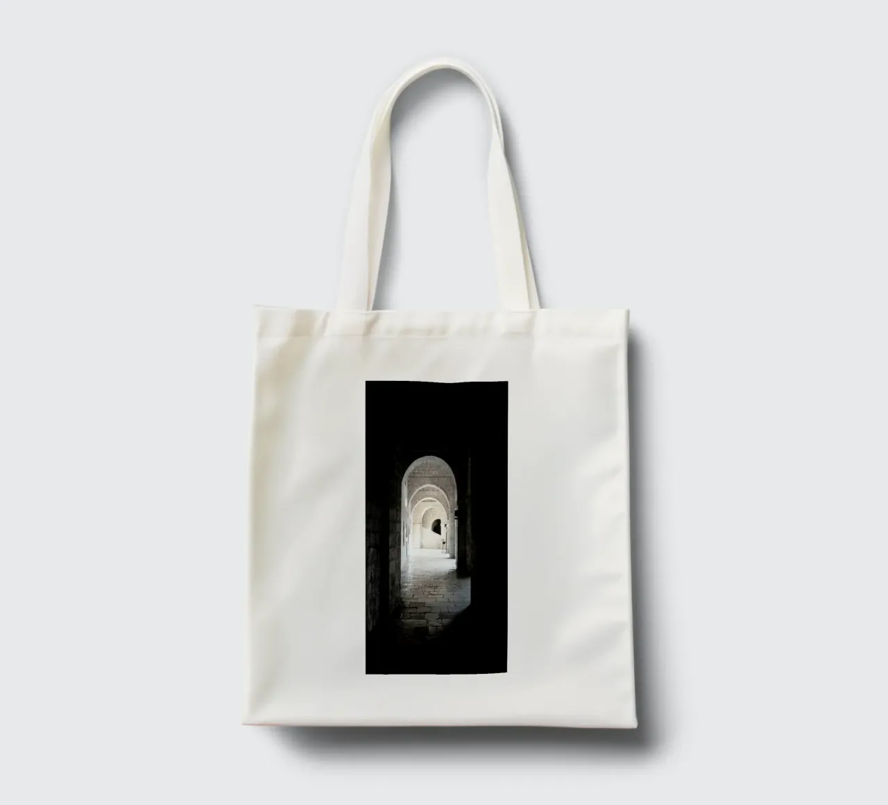 The Whisper Of Architecture And Centuries borsa in juta da Studio Nahili