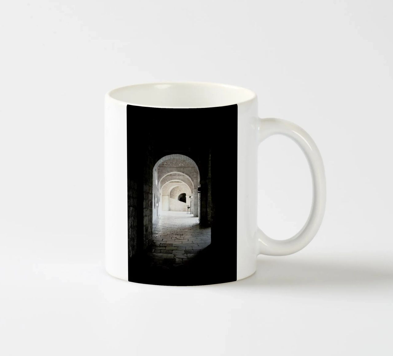 The Whisper Of Architecture And Centuries tazza in ceramica da Studio Nahili
