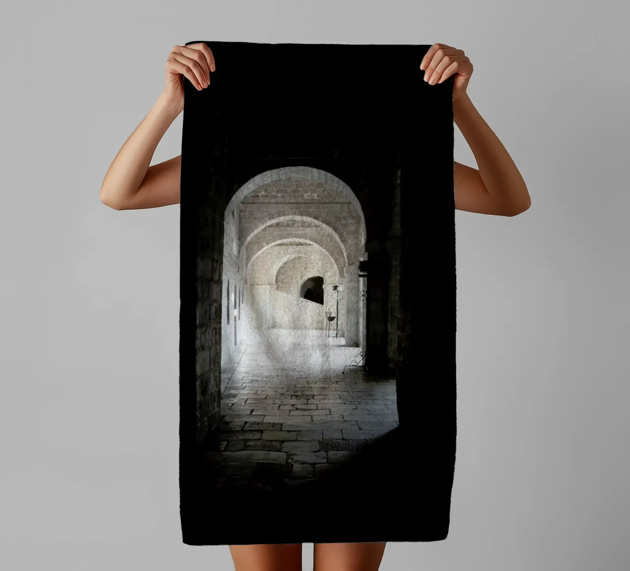 The Whisper Of Architecture And Centuries badhanddoek van Studio Nahili