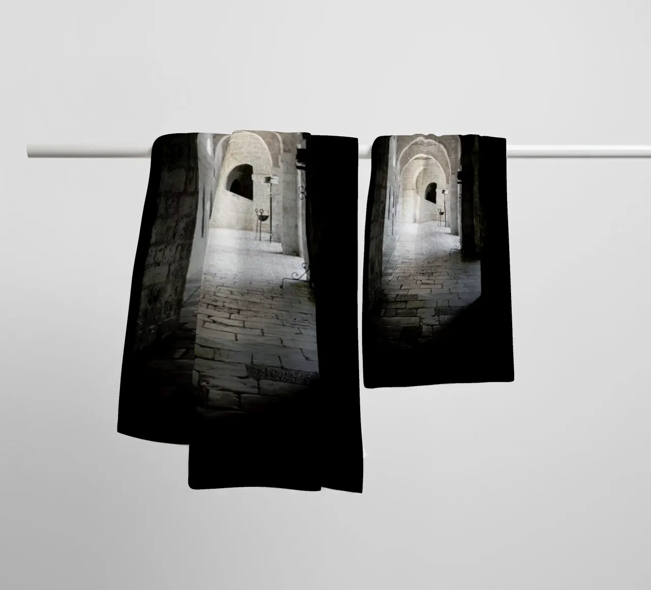 The Whisper Of Architecture And Centuries badhanddoek van Studio Nahili