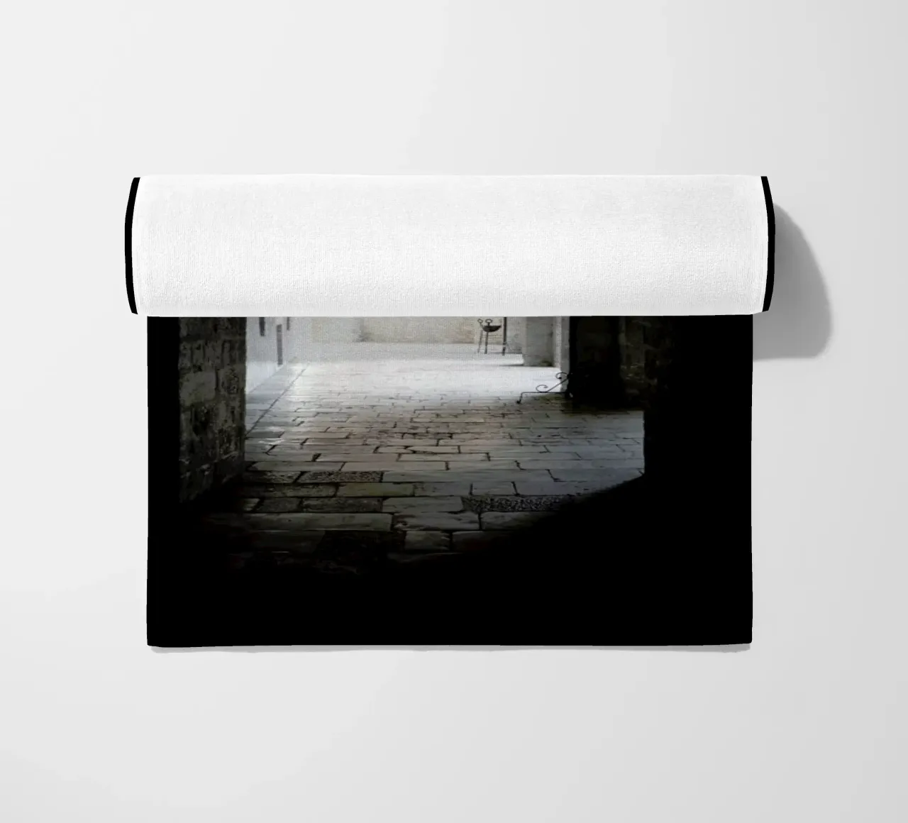 The Whisper Of Architecture And Centuries telo mare da Studio Nahili