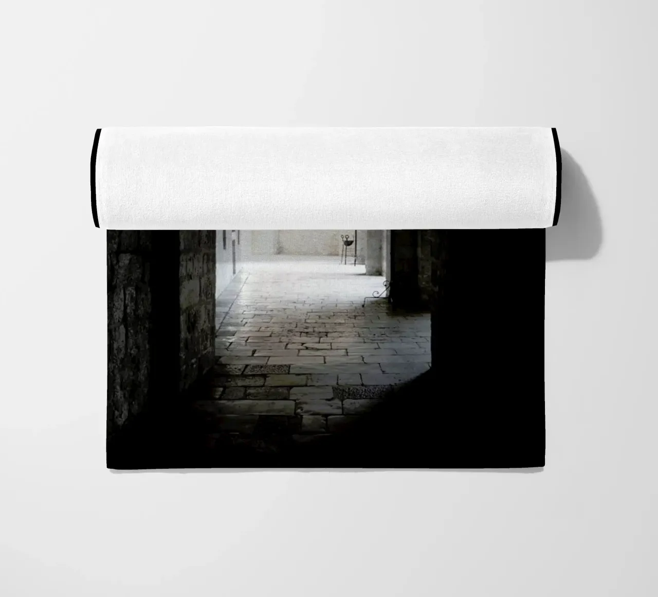 The Whisper Of Architecture And Centuries telo mare da Studio Nahili