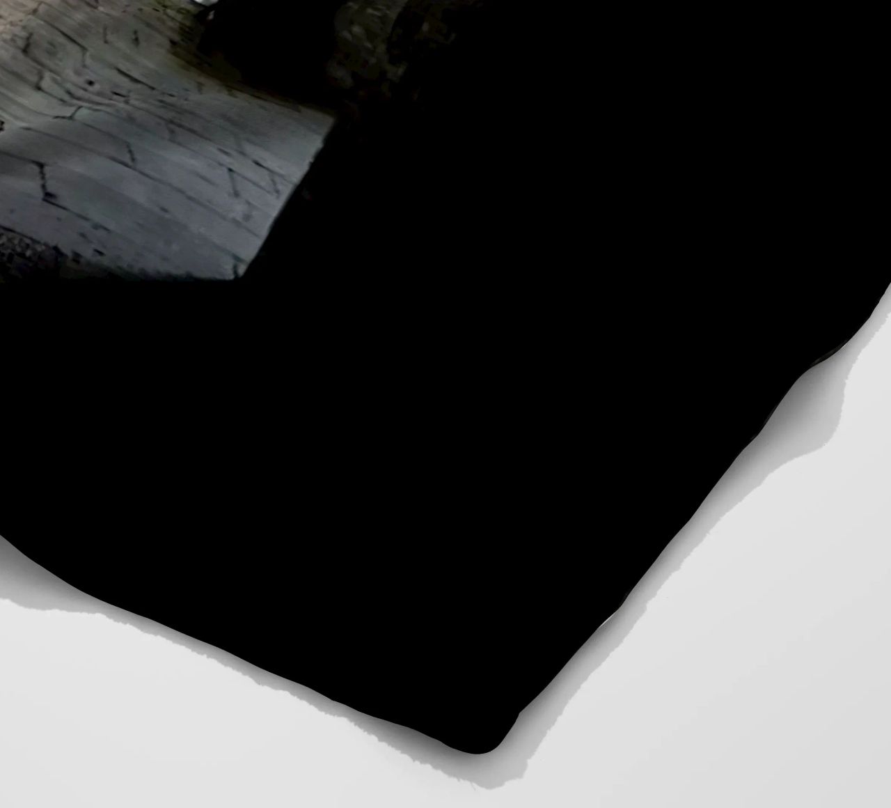 The Whisper Of Architecture And Centuries coperta in pile da Studio Nahili