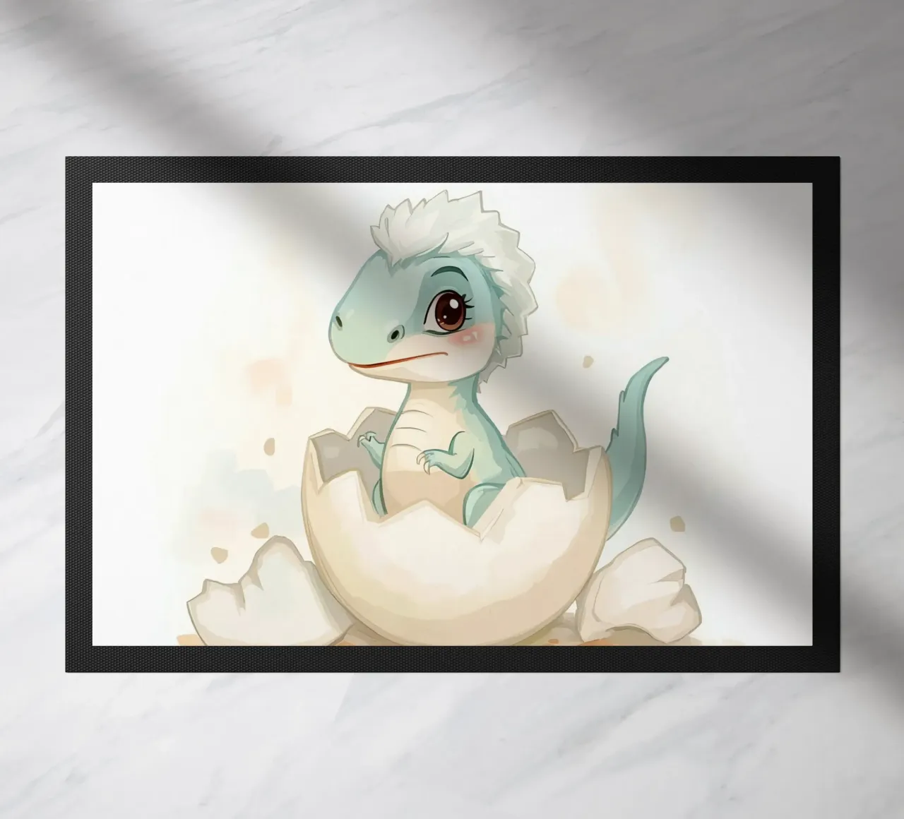 Piccolo dinosauro che si schiude da un uovo in stile acquerello zerbino da DesignDoodle