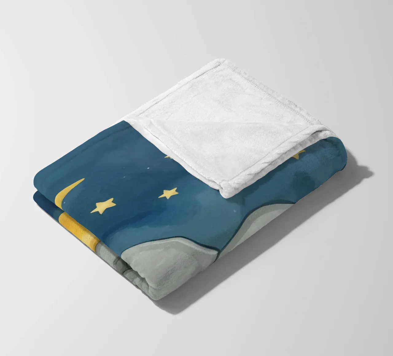 Il piccolo elefante dorme tranquillo sulla Luna dorata coperta in pile da DesignDoodle