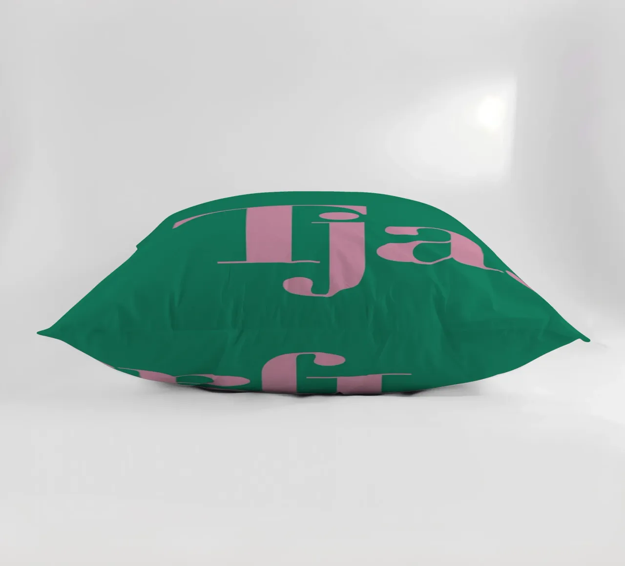 Bene - serenità in rosa su verde dopamina cuscino da Tine Taler