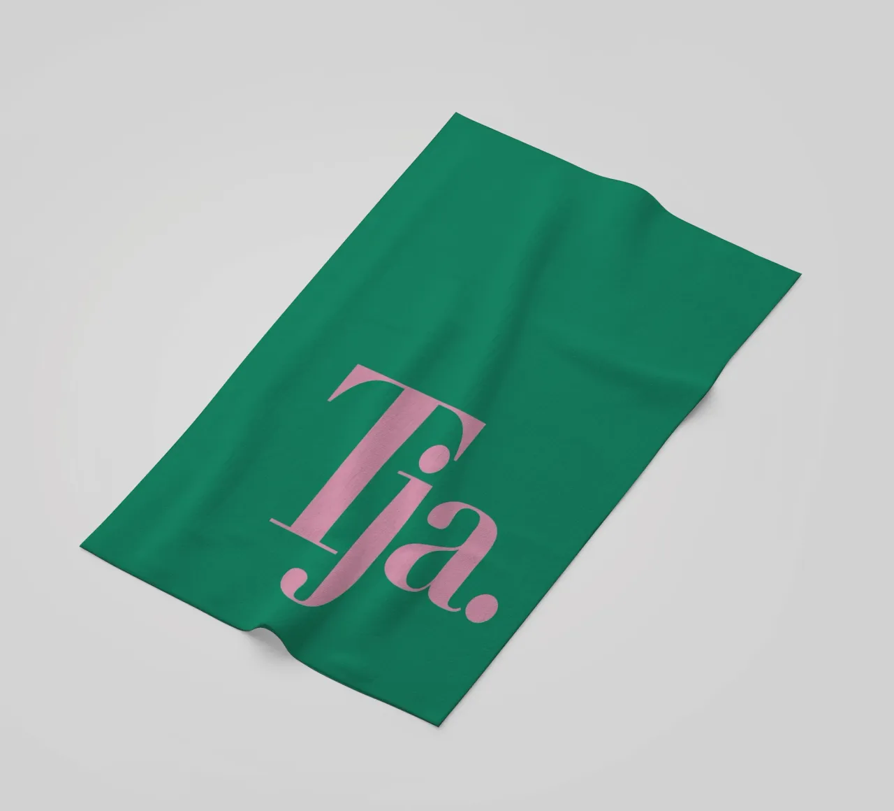 Bene - serenità in rosa su verde dopamina telo mare da Tine Taler