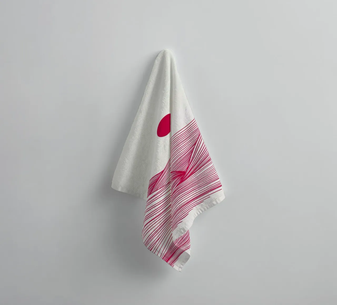 Waves in a Storm Myrtle in a Vase Viva Magenta asciugamano da bagno da Studio One