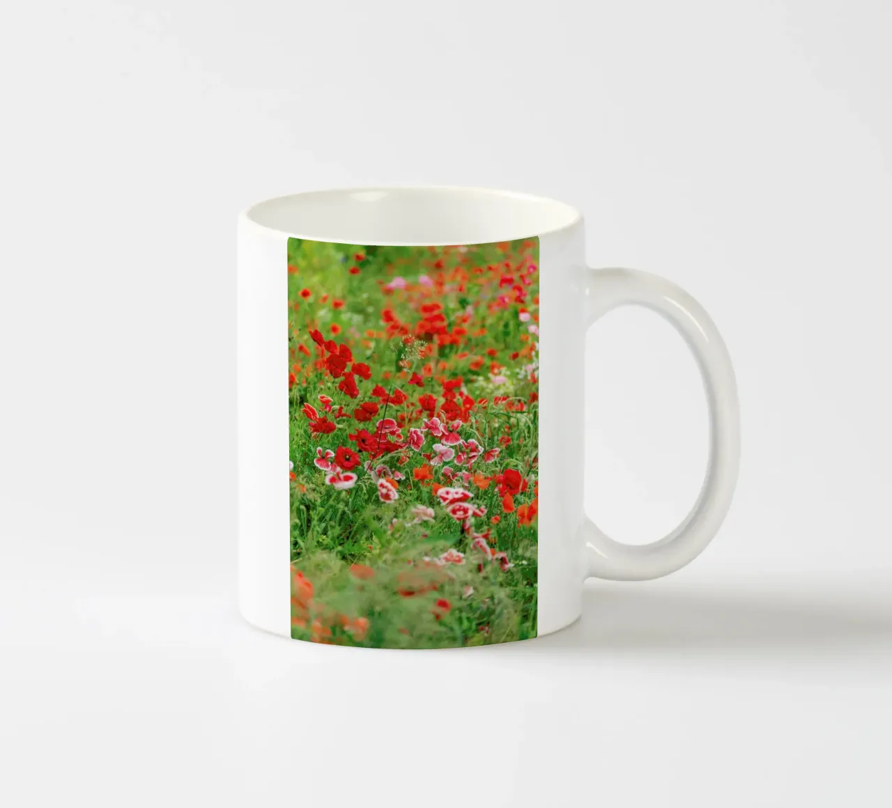 Poppy Flowerfield Portrait tazza in ceramica da Curious Collections by Marielle Leenders