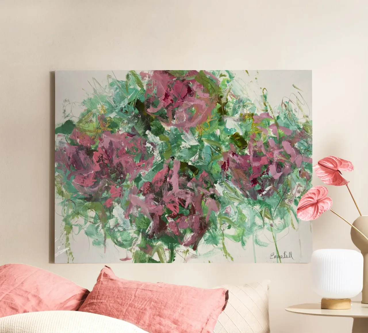 Pennellate floreali in rosa e verde tela con Cornice a cassetta da Emma Bell