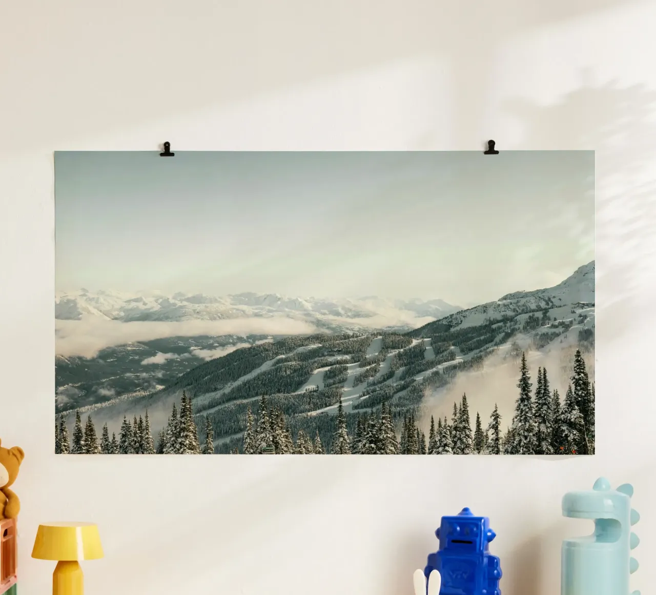 montagne pini poster con telaio in alluminio da Earthly Visions