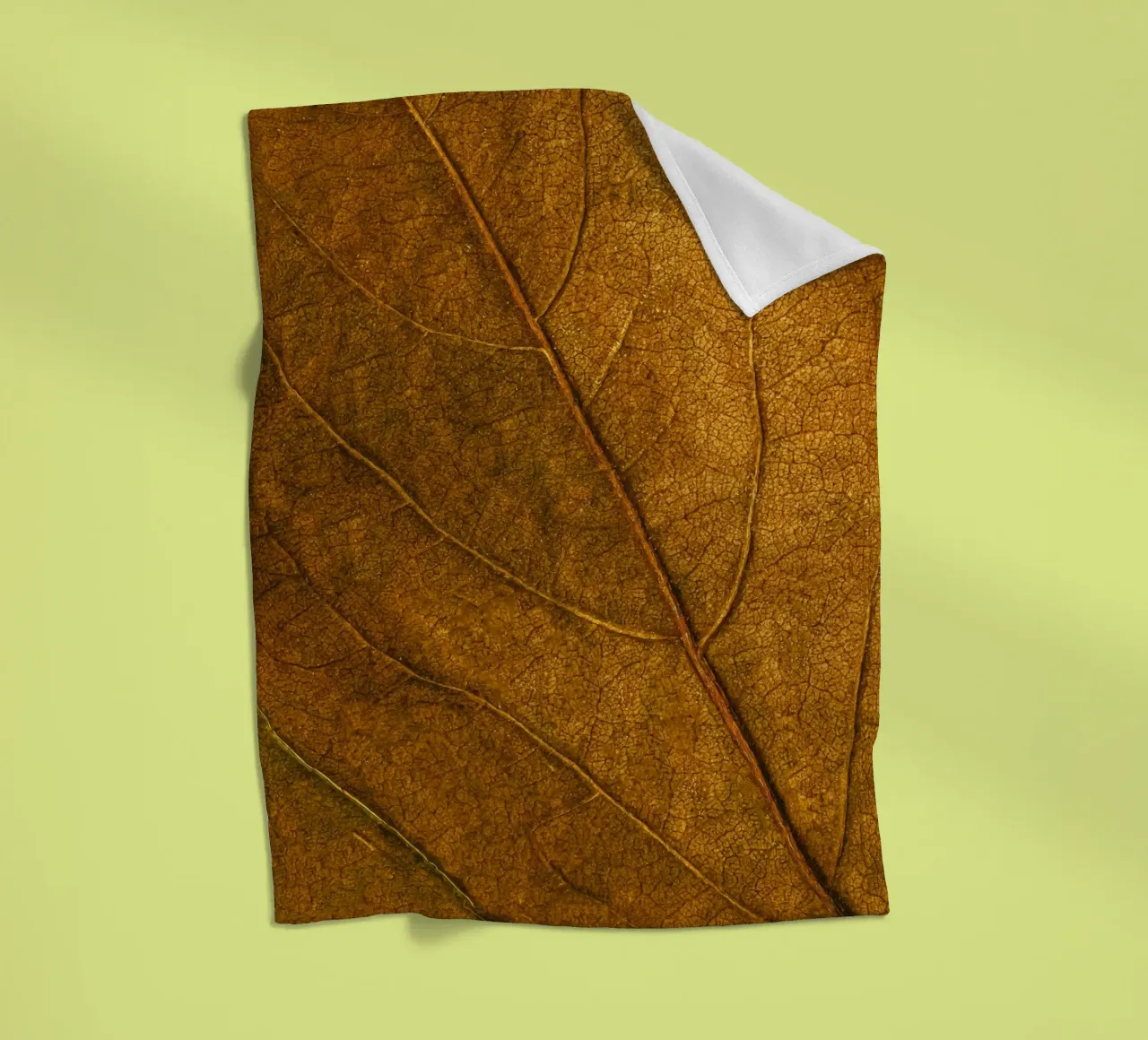 leaf texture Fleecedecke von Earthly Visions