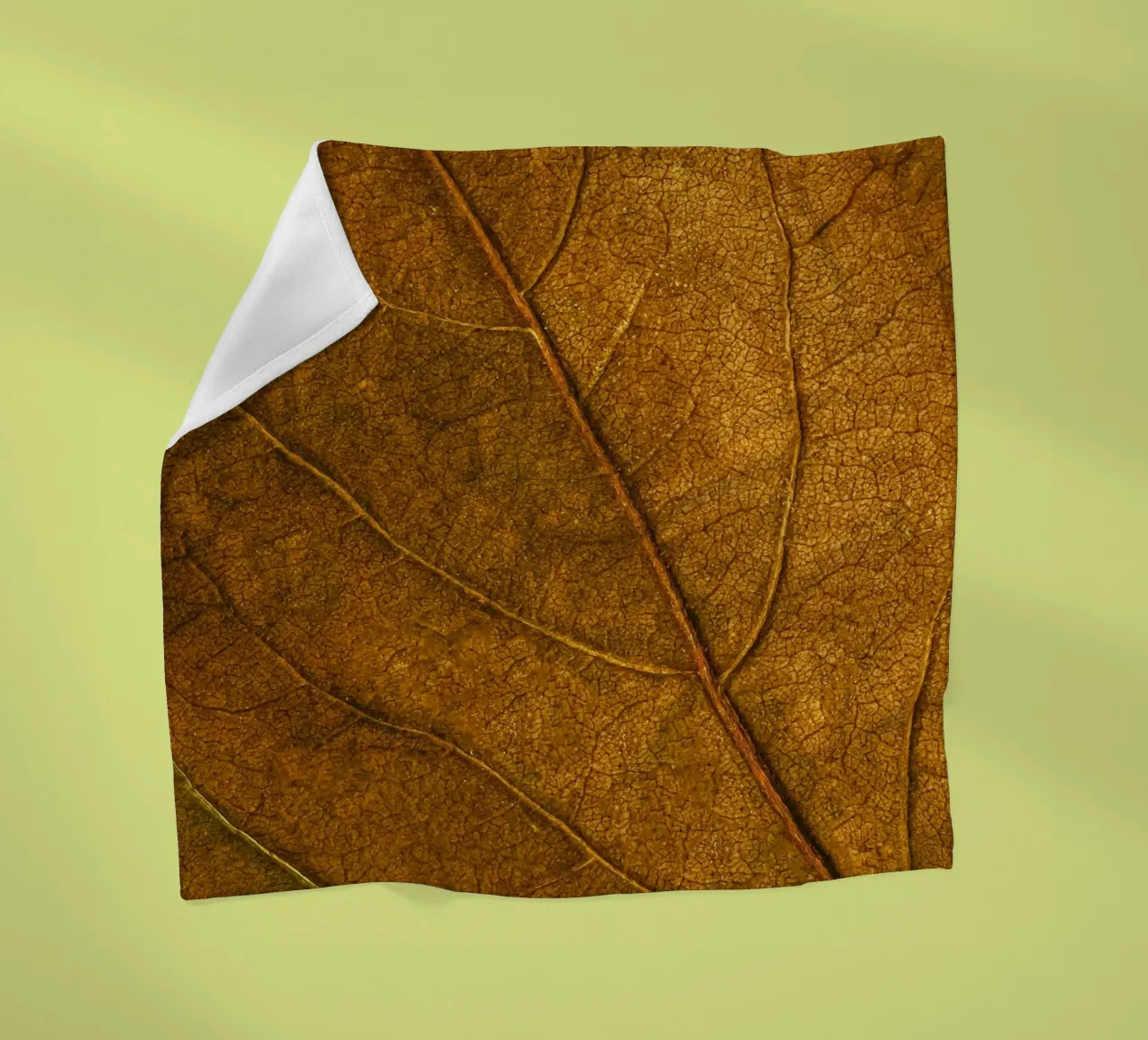 leaf texture Fleecedecke von Earthly Visions
