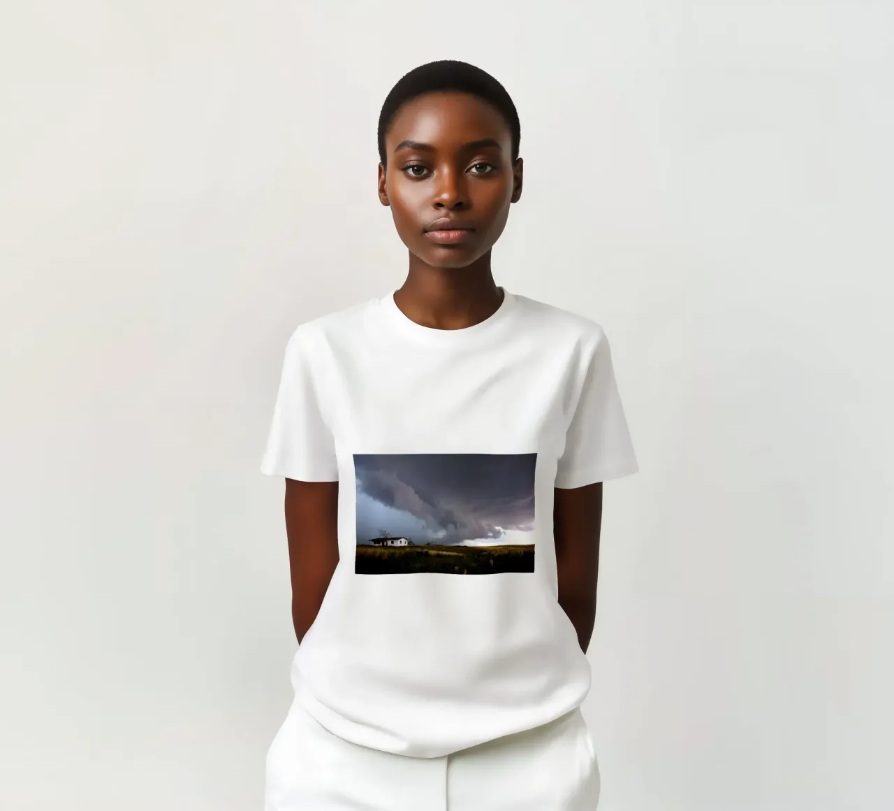 nuvole di tempesta t-shirt da Earthly Visions
