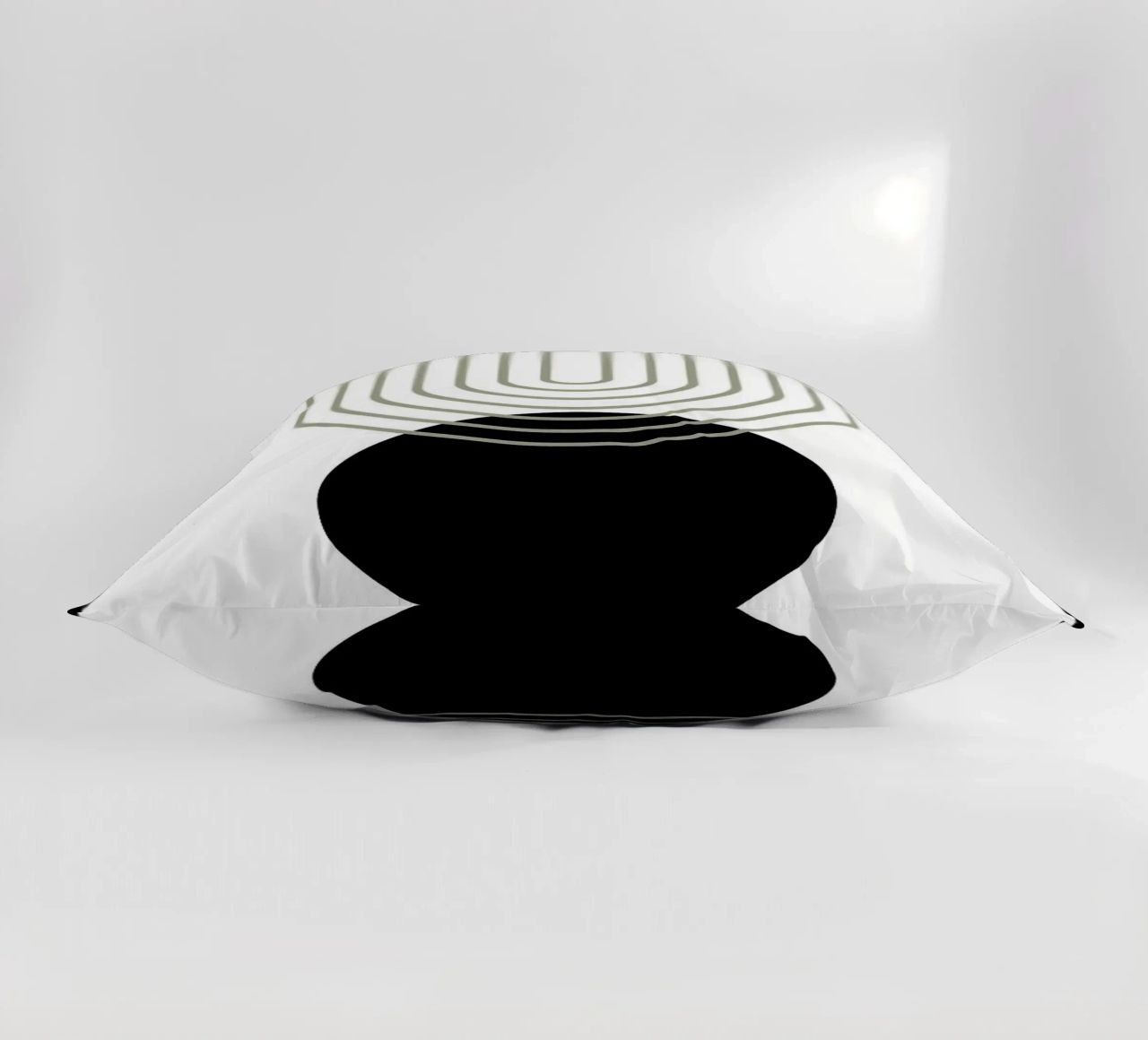 cerchio nero linee concentriche cuscino da Bacsic Design
