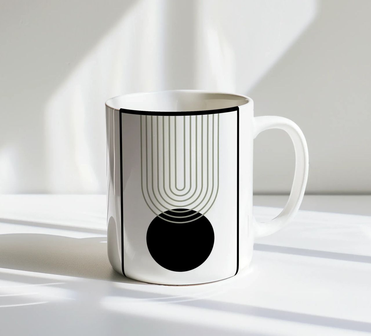 cerchio nero linee concentriche tazza in ceramica da Bacsic Design