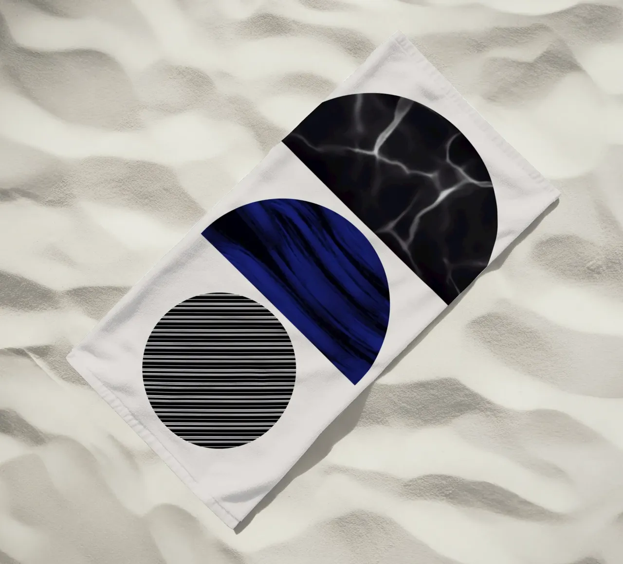 Luxe blauw en grijs nordic art 06 strandhanddoek van Little Dean