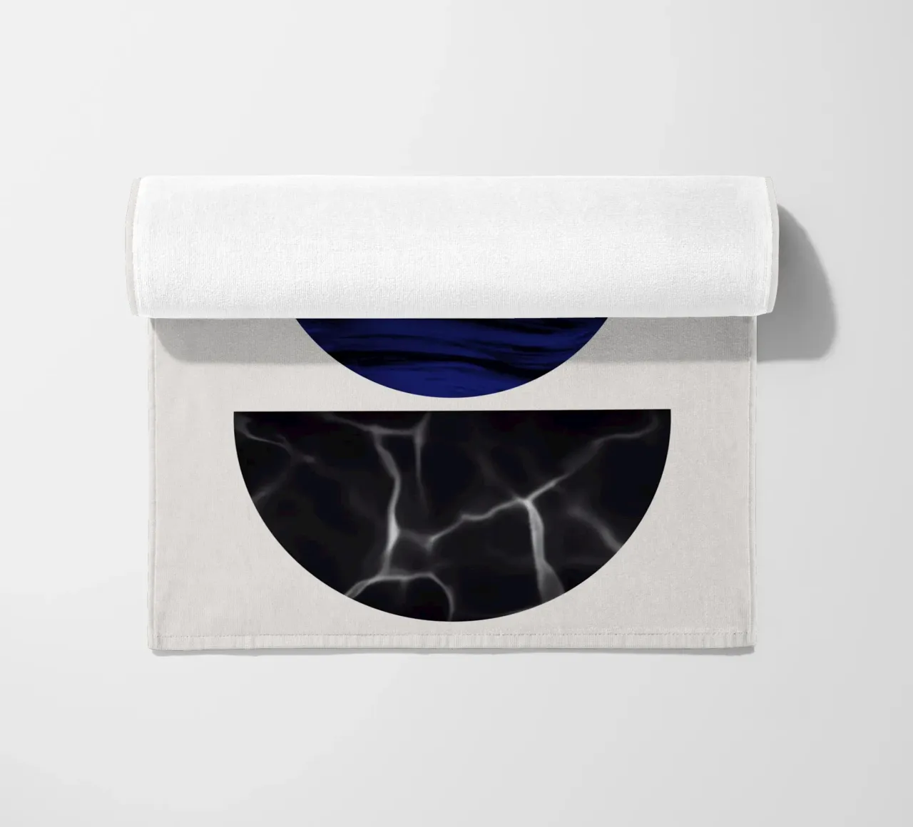 Luxe blauw en grijs nordic art 06 strandhanddoek van Little Dean