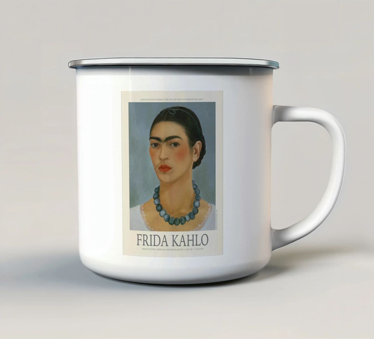 Self portrait With Necklace tazza in smalto da Melanie Tintilier