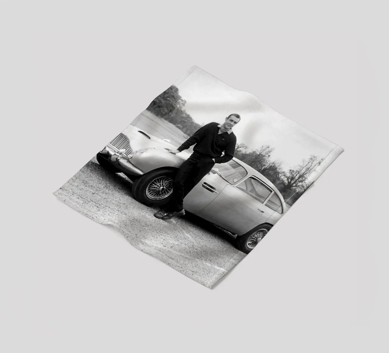 Il Sean con auto retrò coperta in pile da Martin studio