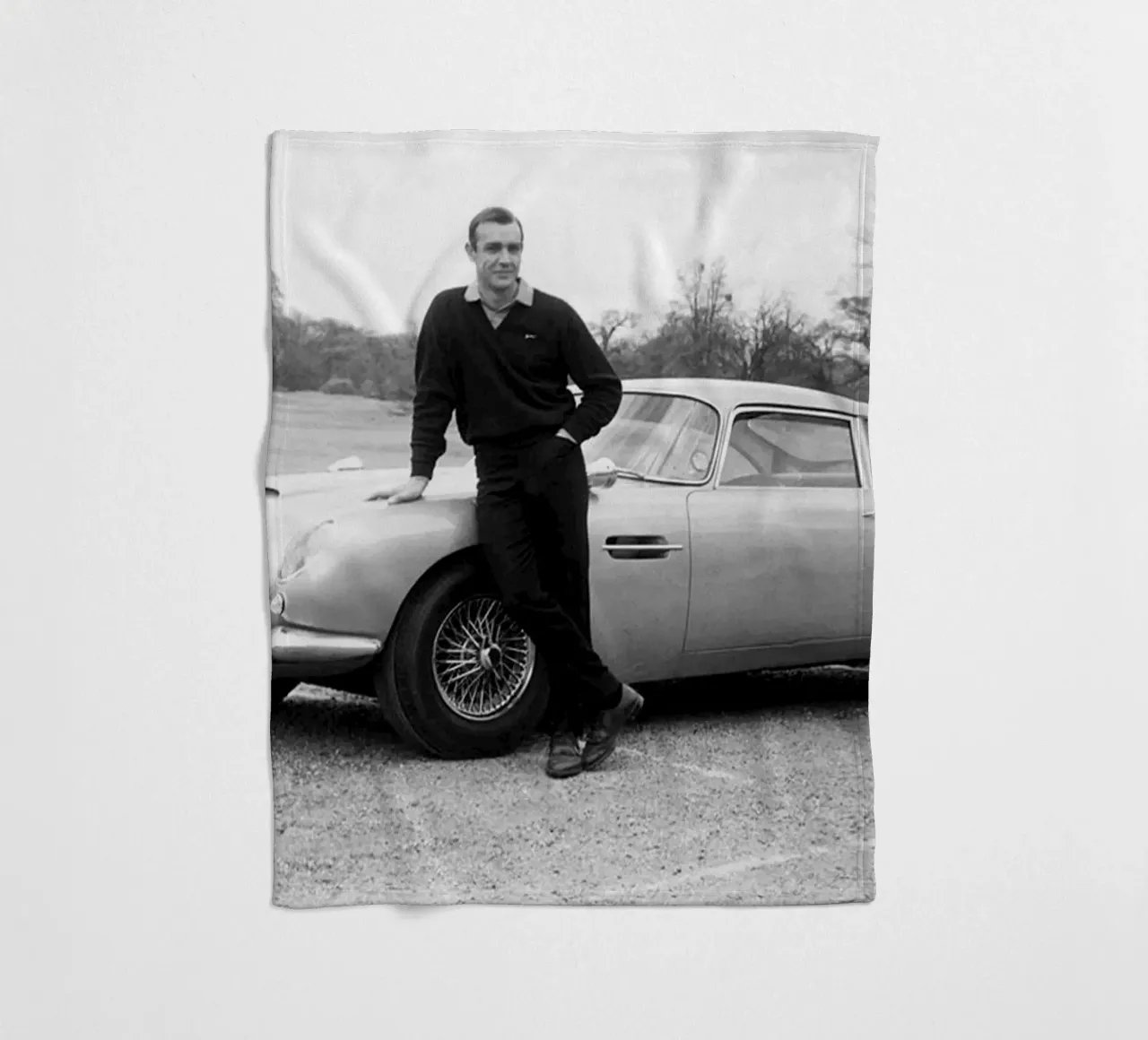 Il Sean con auto retrò coperta in pile da Martin studio