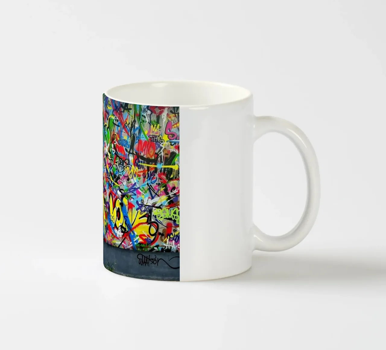 Bambini con tenda tazza in ceramica da Martin studio
