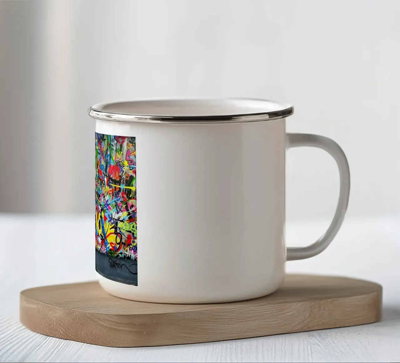 Bambini con tenda tazza in smalto da Martin studio