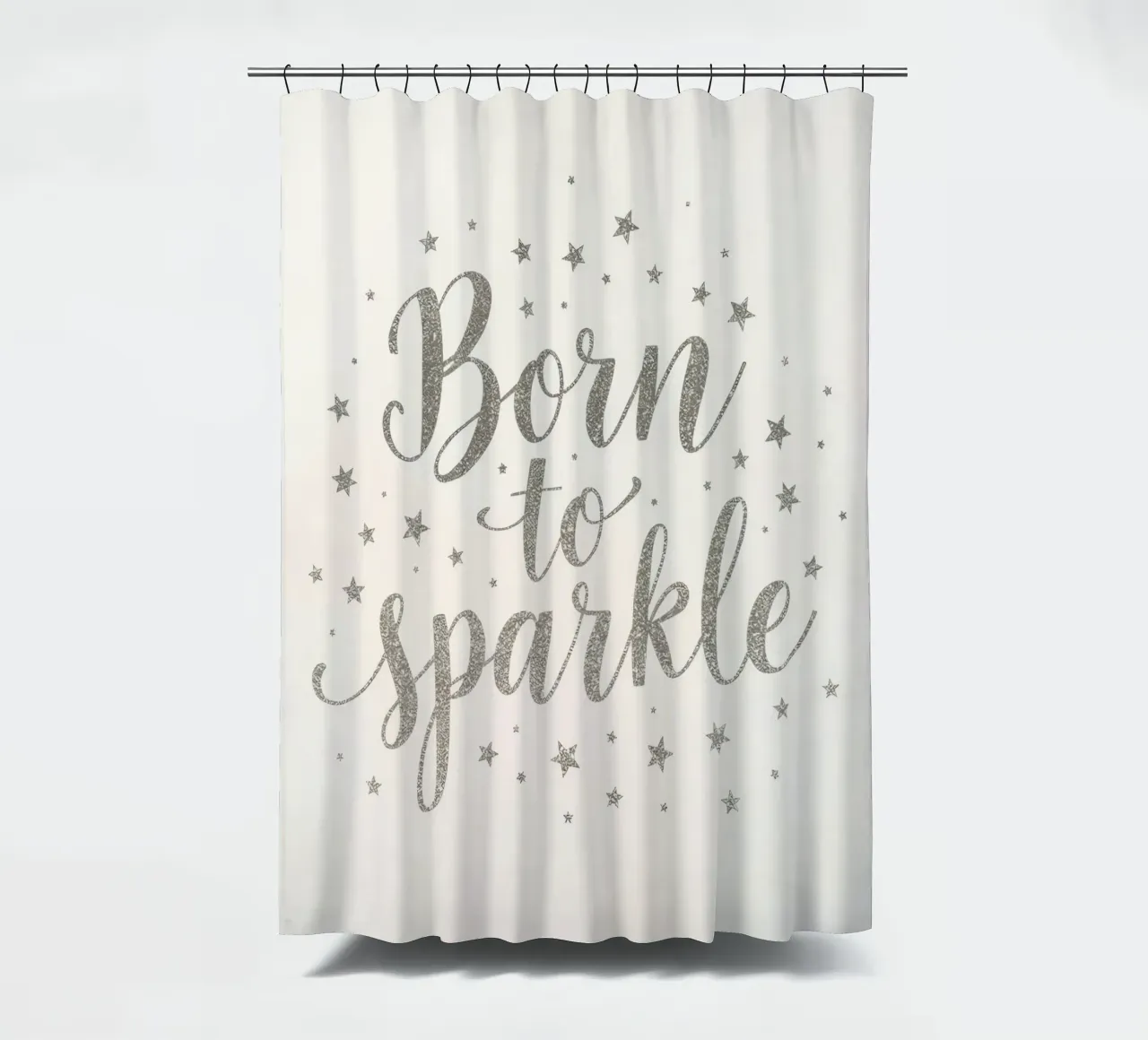 Scritta "born to sparkle" argentata e scintillante con stelle tenda da doccia da DesignDoodle
