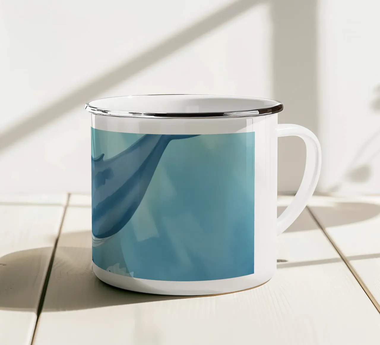 Walvis zwemmend in de oceaan met schijnend zonlicht emaille mok van DesignDoodle