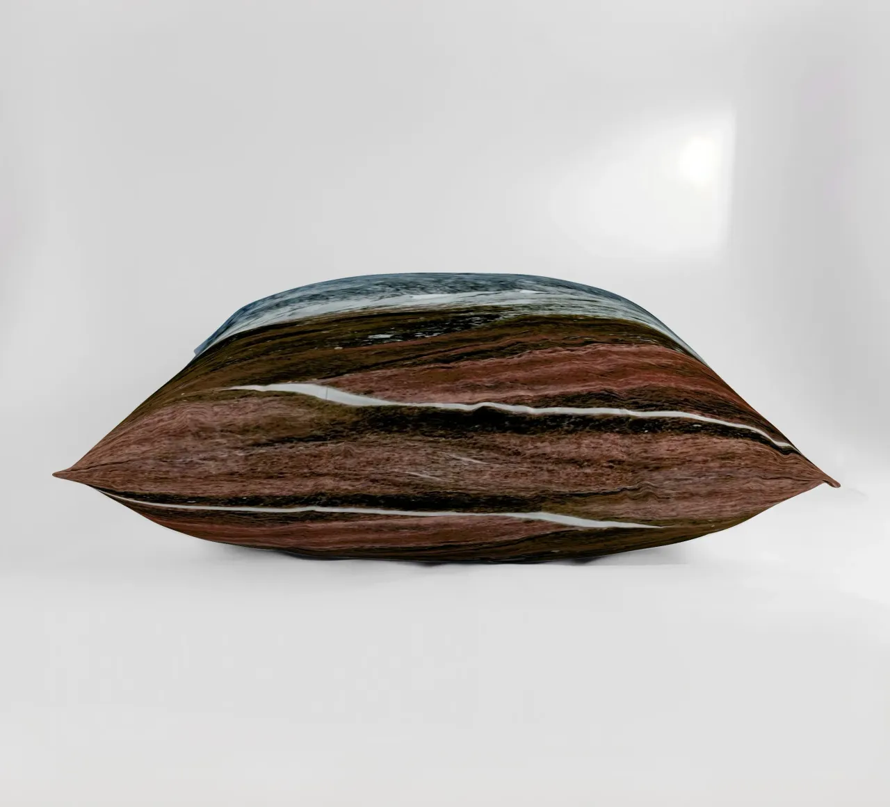 Layered Earth cuscino da Sebastian Hilgetag