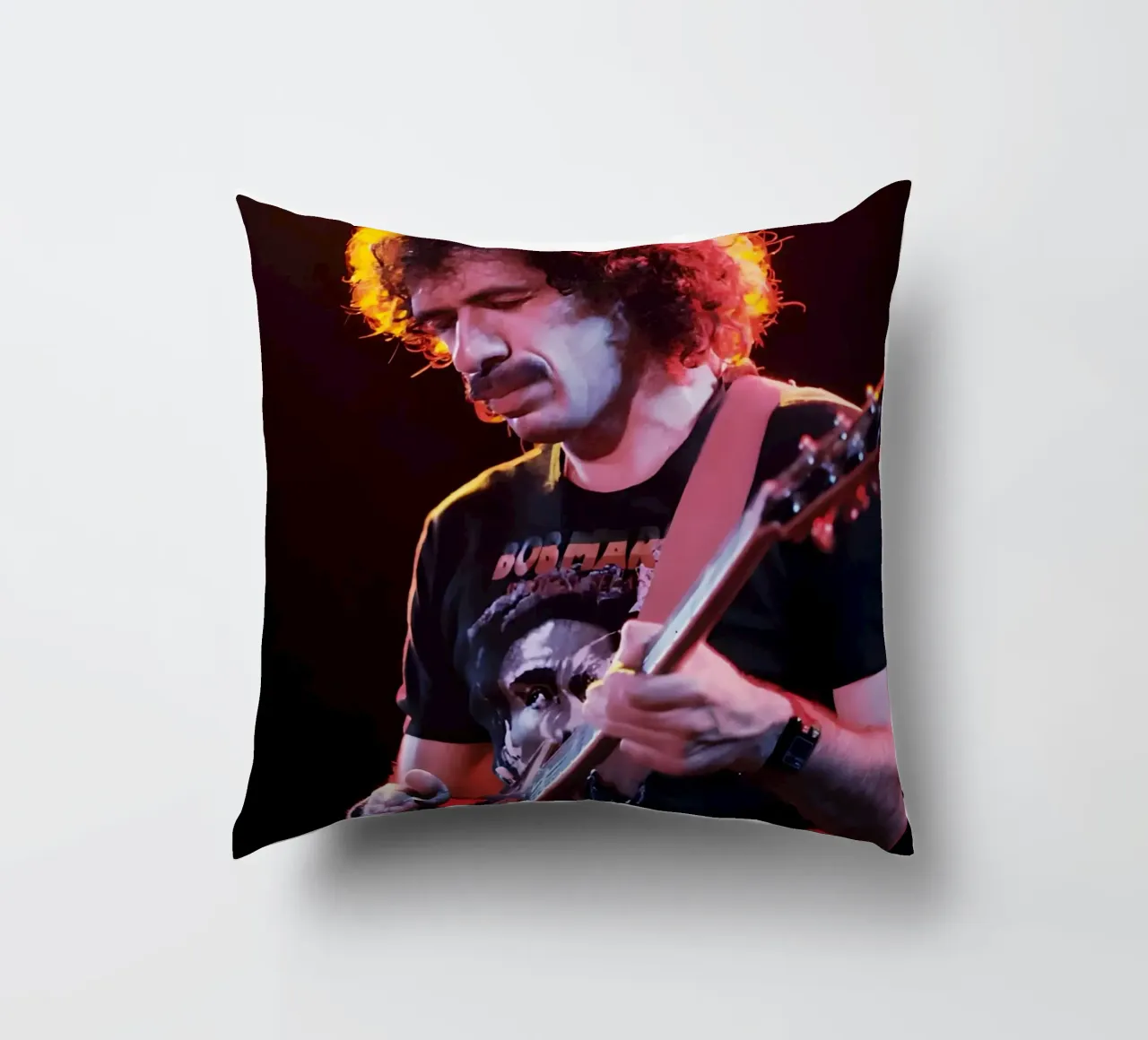Carlos Santana cuscino da Low poly art