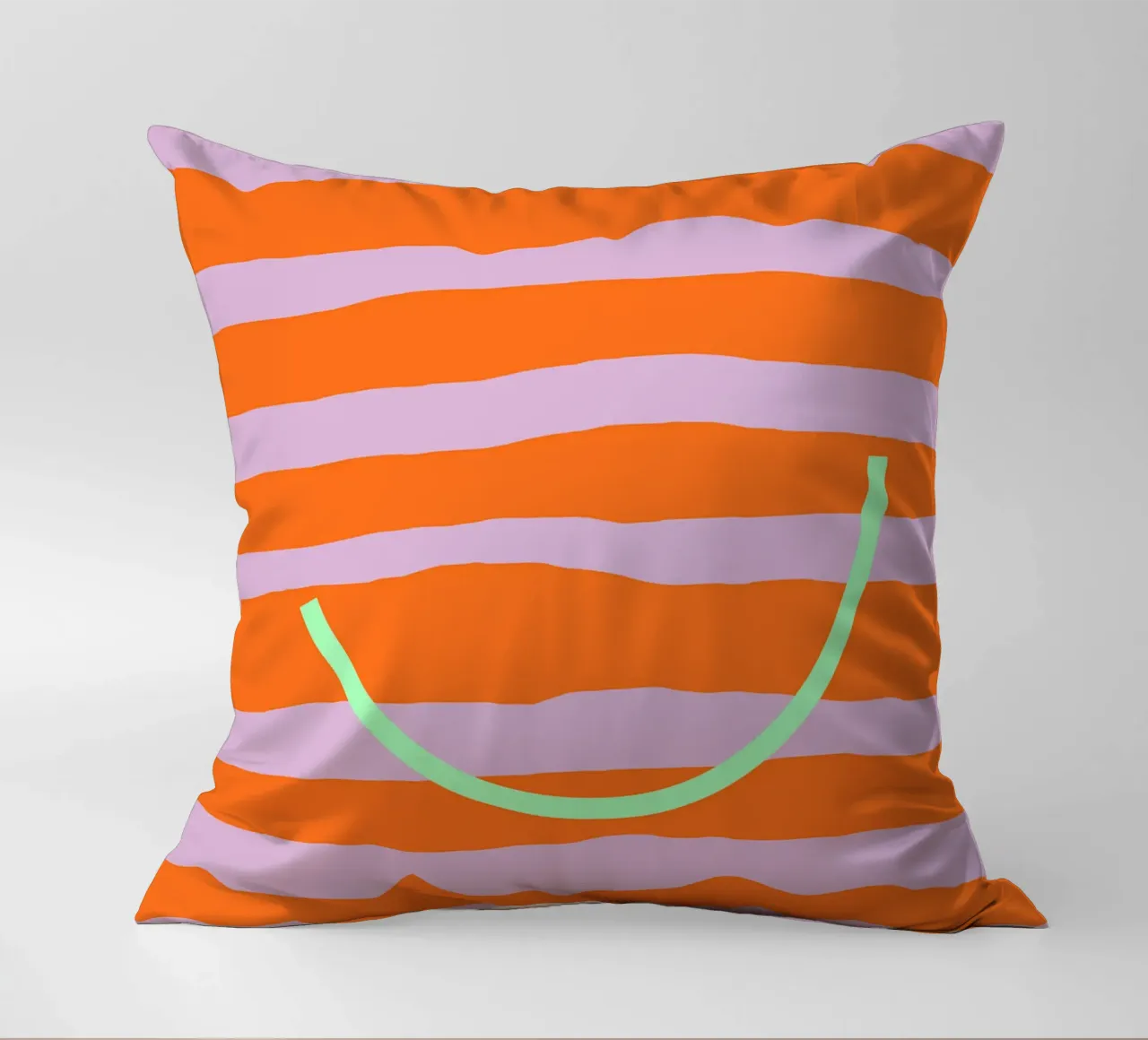 Smile | how beautiful you are cuscino da FRICKE DESIGN