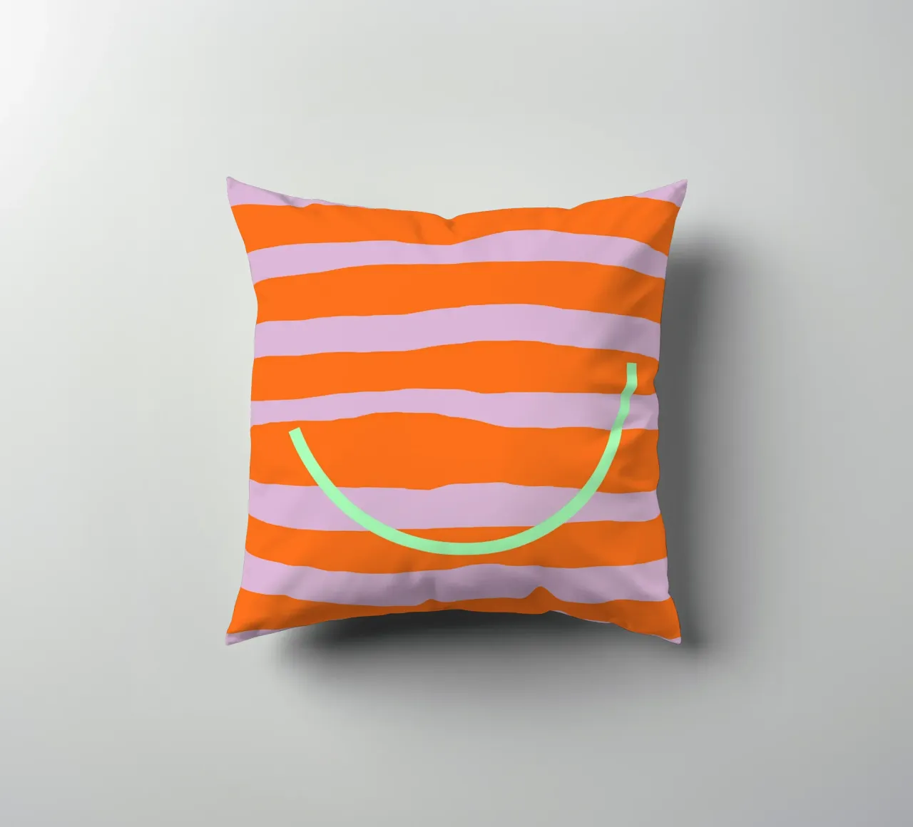 Smile | how beautiful you are cuscino da FRICKE DESIGN