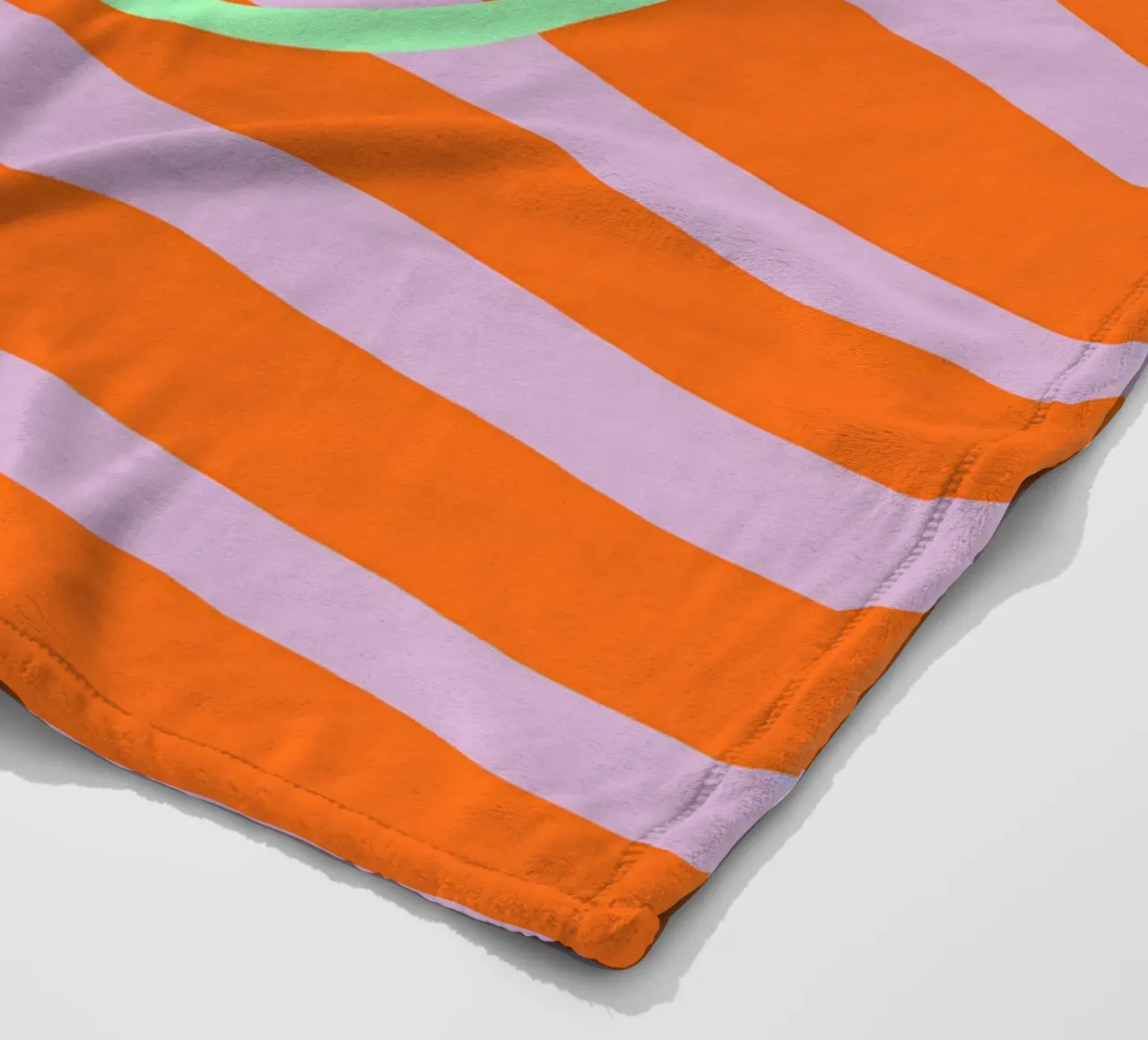 Smile | how beautiful you are coperta in pile da FRICKE DESIGN