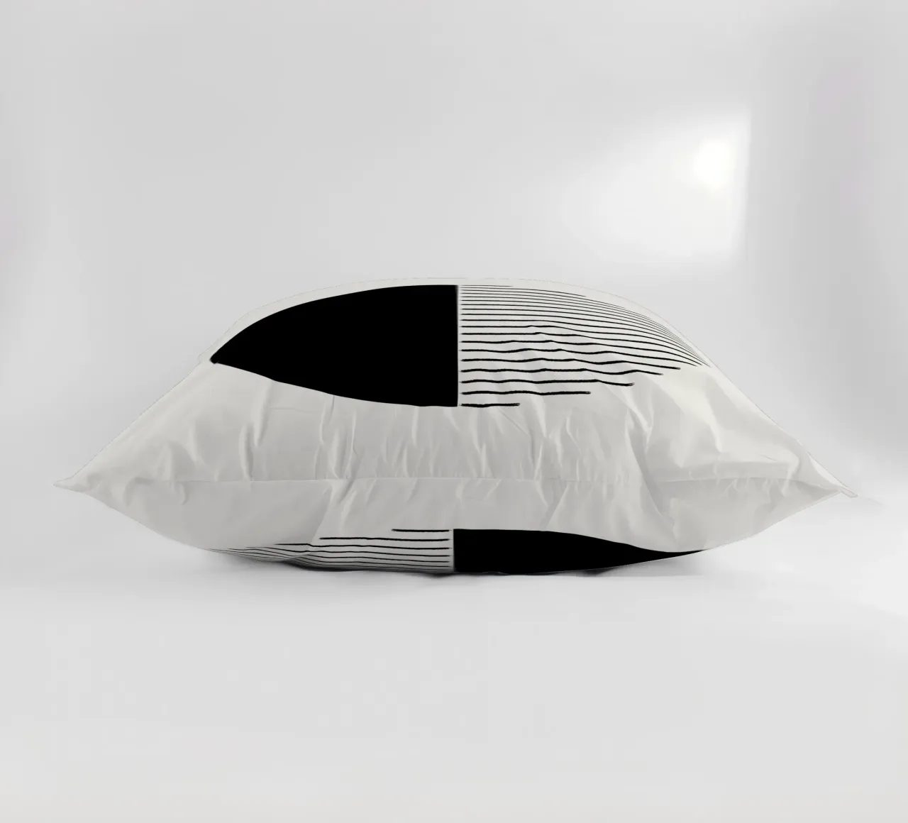 Minimalist geometric artwork with lines and circles in black cuscino da Imaginative