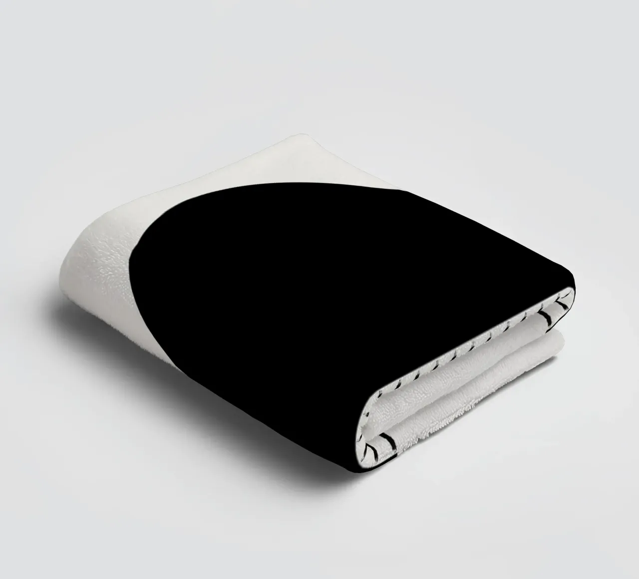 Minimalist geometric artwork with lines and circles in black serviette de bain de Imaginative